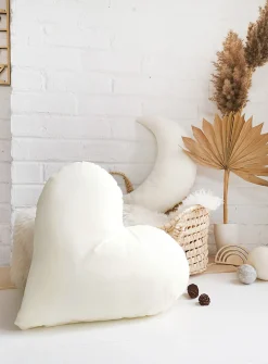 Tender heart cushion