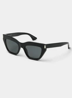Thick-frame cat-eye sunglasses