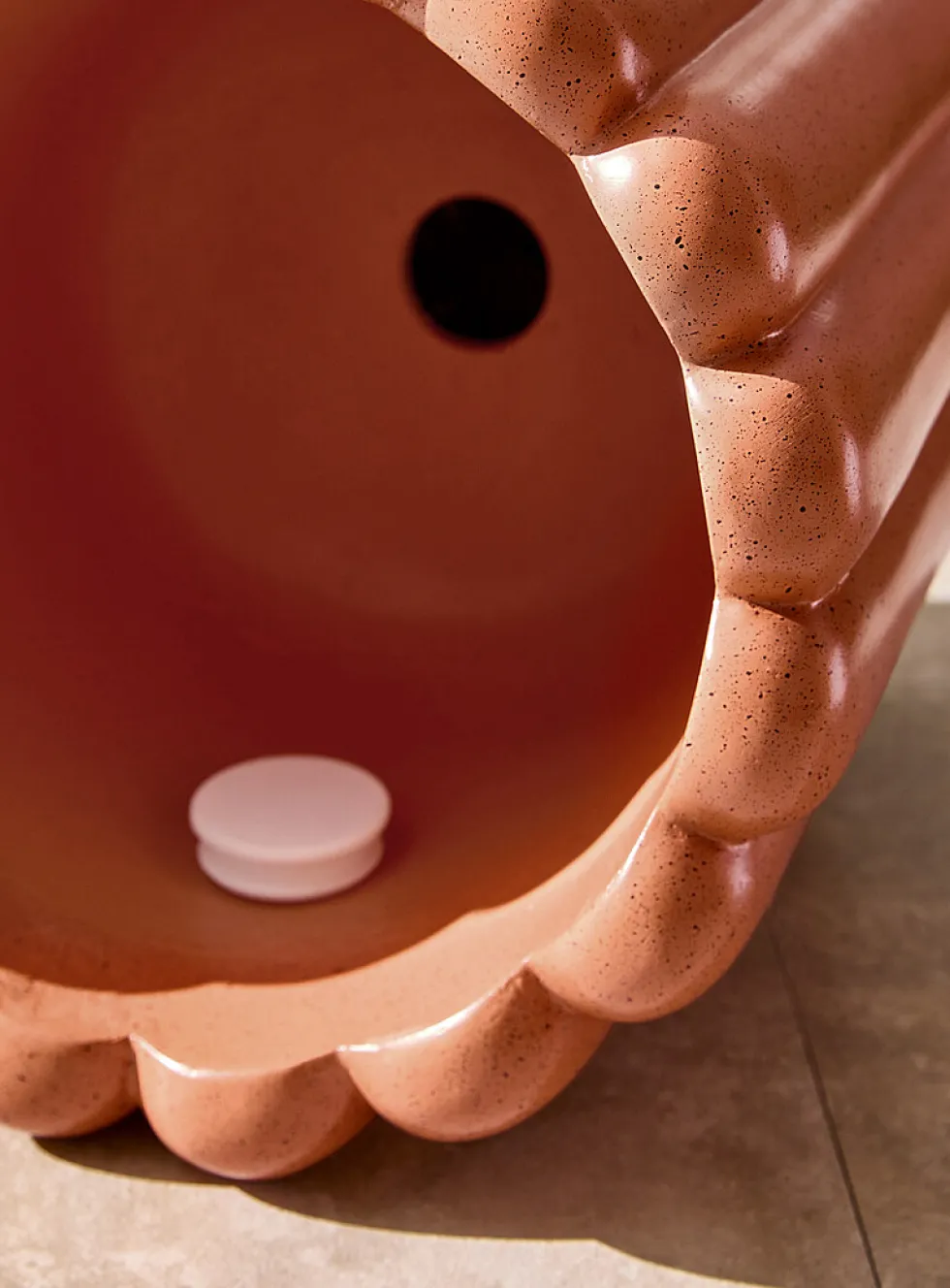 Tiramisu banded indoor/outdoor planter