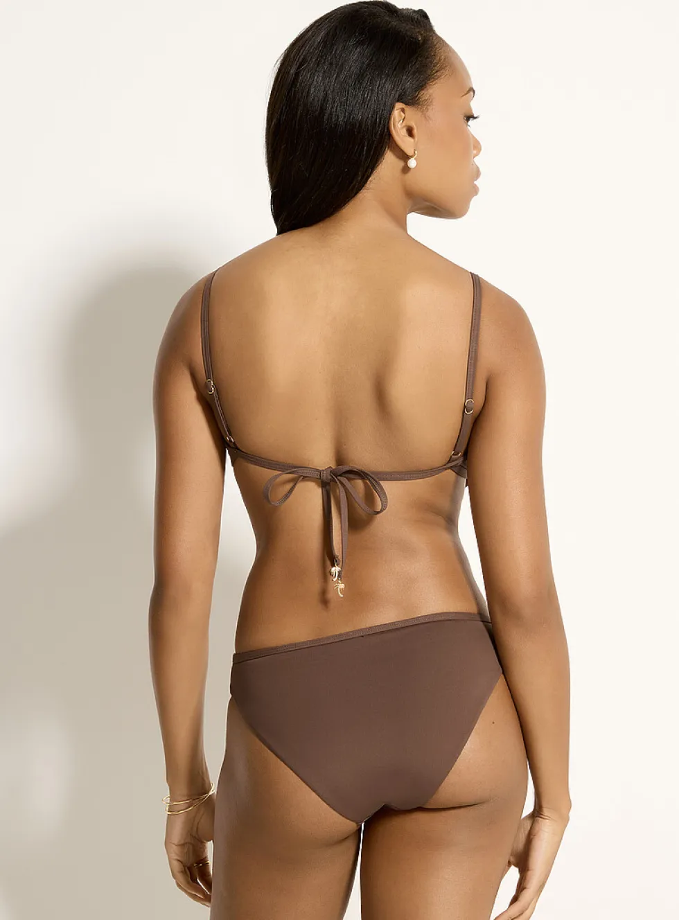 Trimmed slim bikini