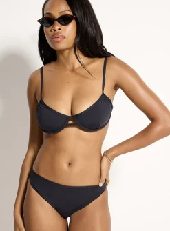 Trimmed slim bikini