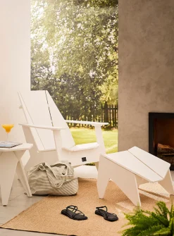 Tripod outdoor accent table