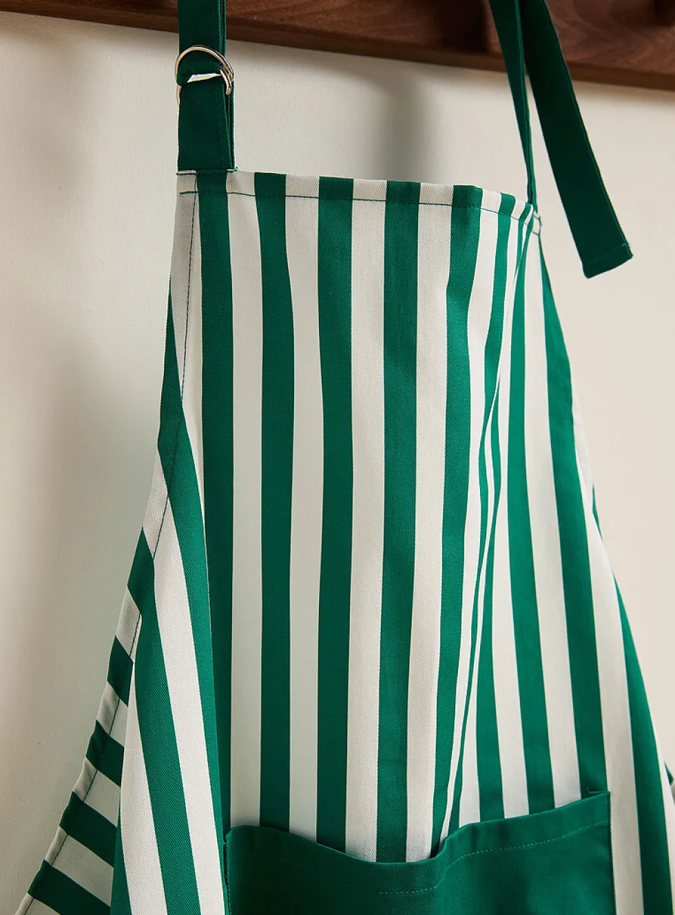 Umbrella stripes apron