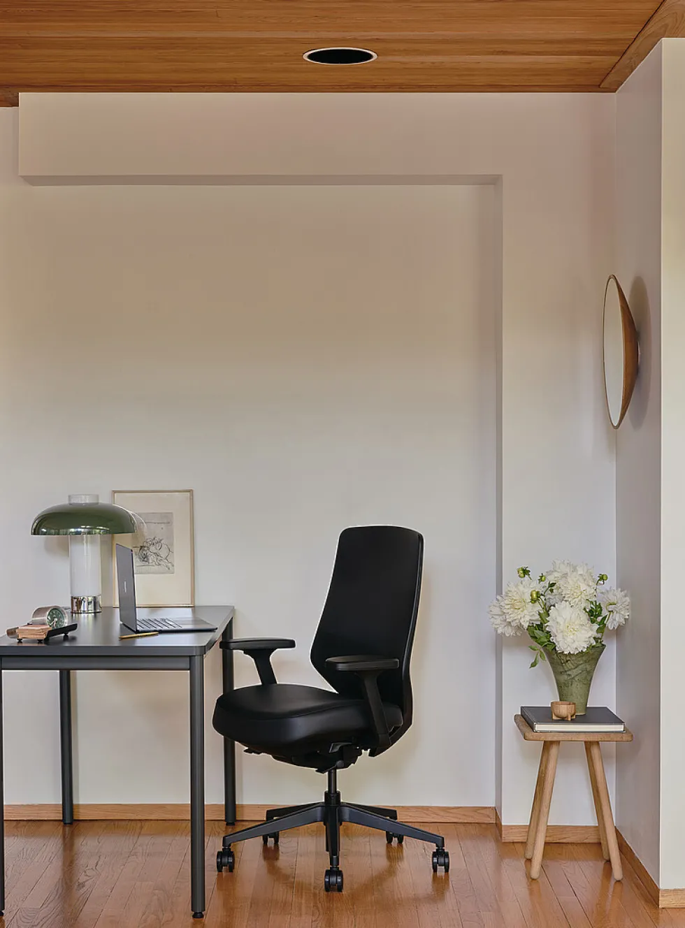 Vegan leather ergonomic Pro chair