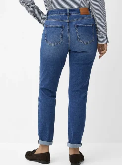 Very stretchy faded jean