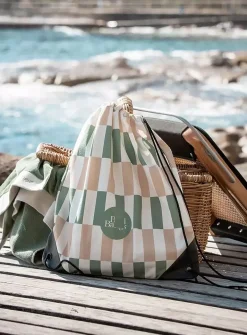 Weekend waterproof picnic rug