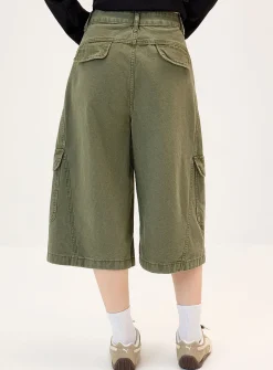 Wide-leg cargo jort