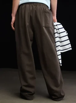 Wide-leg sweatpant