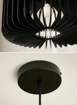 Wood slat hanging lamp